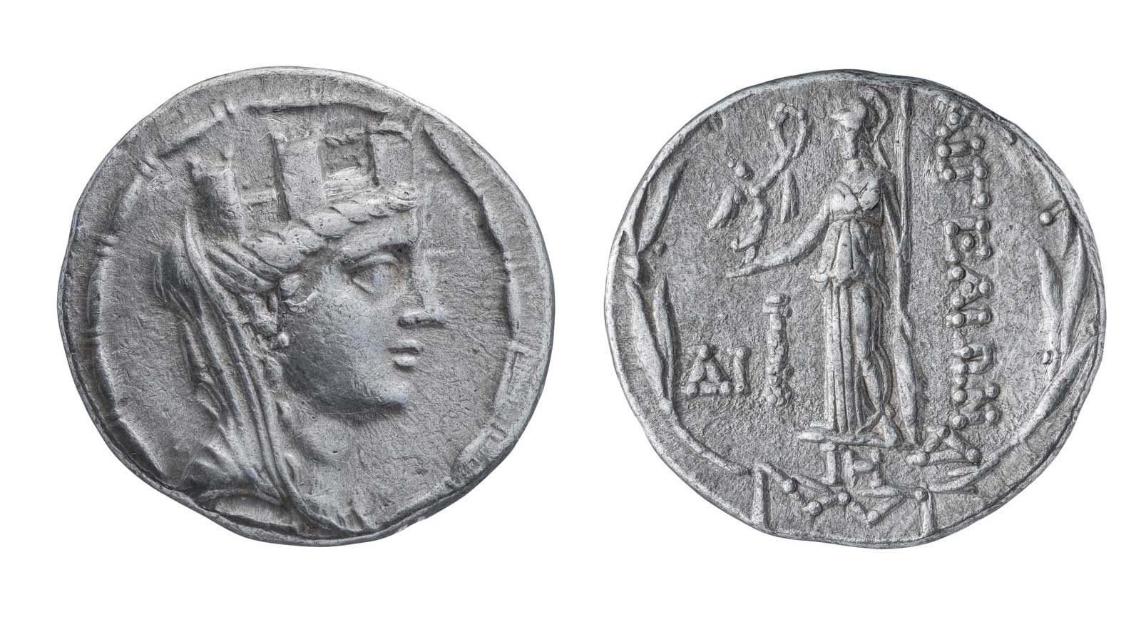 Ασημένιο νόμισμα Αιγών Κιλικίας, 1ος αι. π.Χ. Συλλογή Θ. Αραβάνη (© Υπουργείο Πολιτισμού / Εφορεία Αρχαιοτήτων Ημαθίας)
