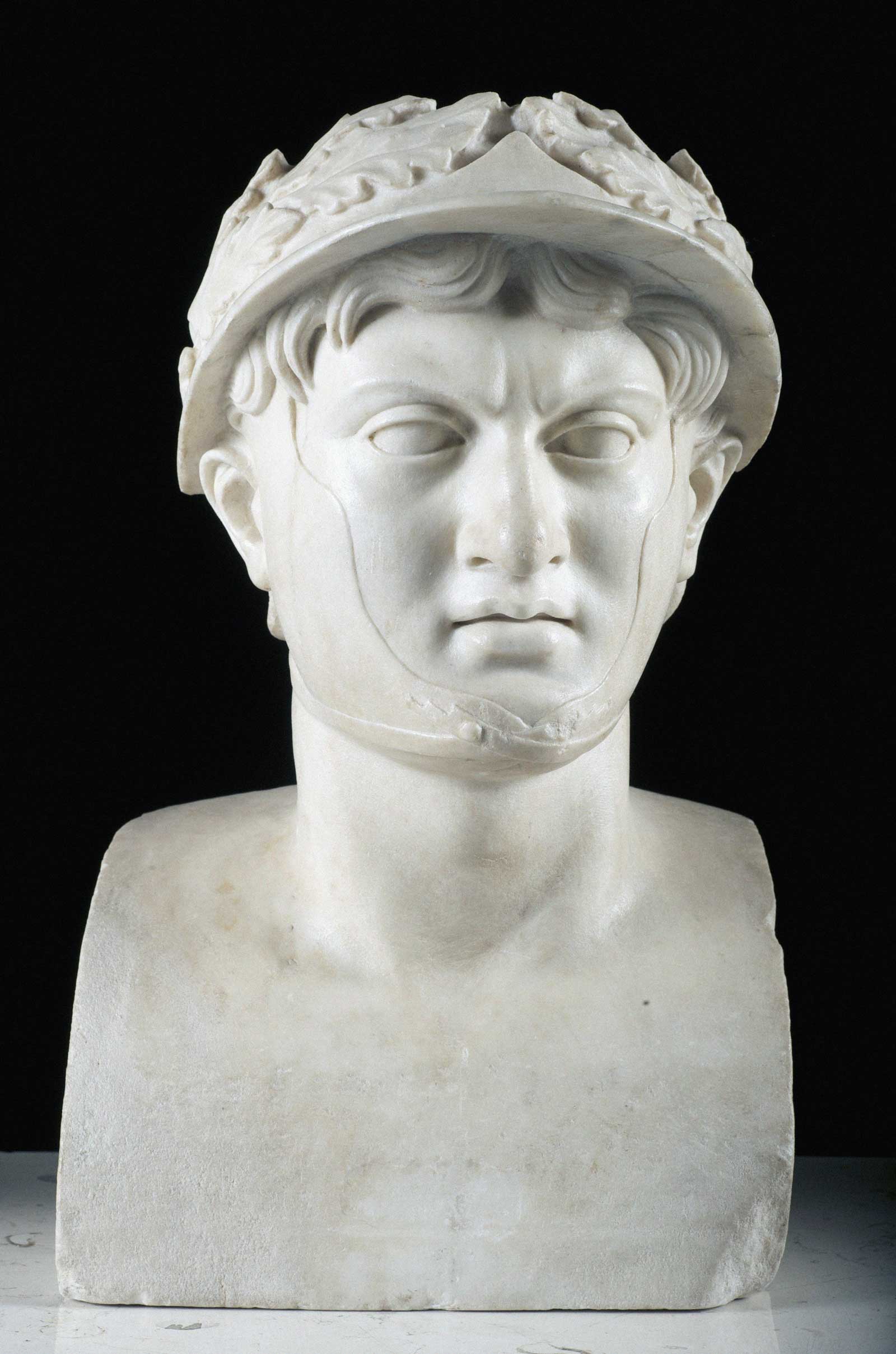 Μαρμάρινη προτομή του Πύρρου (306–272 π.Χ.). 1ος αιώνας π.Χ. (Νάπολη, Εθνικό Αρχαιολογικό Μουσείο)
