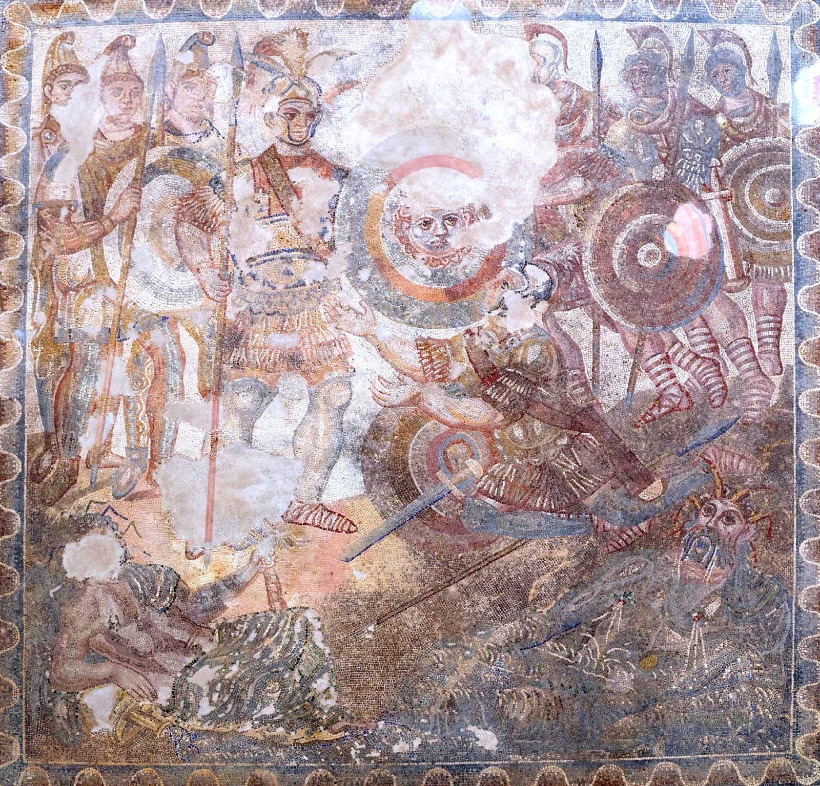 Πορτογαλία, Άλτερ ντο Σάο, Οικία της Μέδουσας, ψηφιδωτό δάπεδο που απεικονίζει τη Μάχη μεταξύ του Αλεξάνδρου και του Πώρου, 4ος αιώνας μ.Χ. (© Δήμος Άλτερ ντο Σάο)
