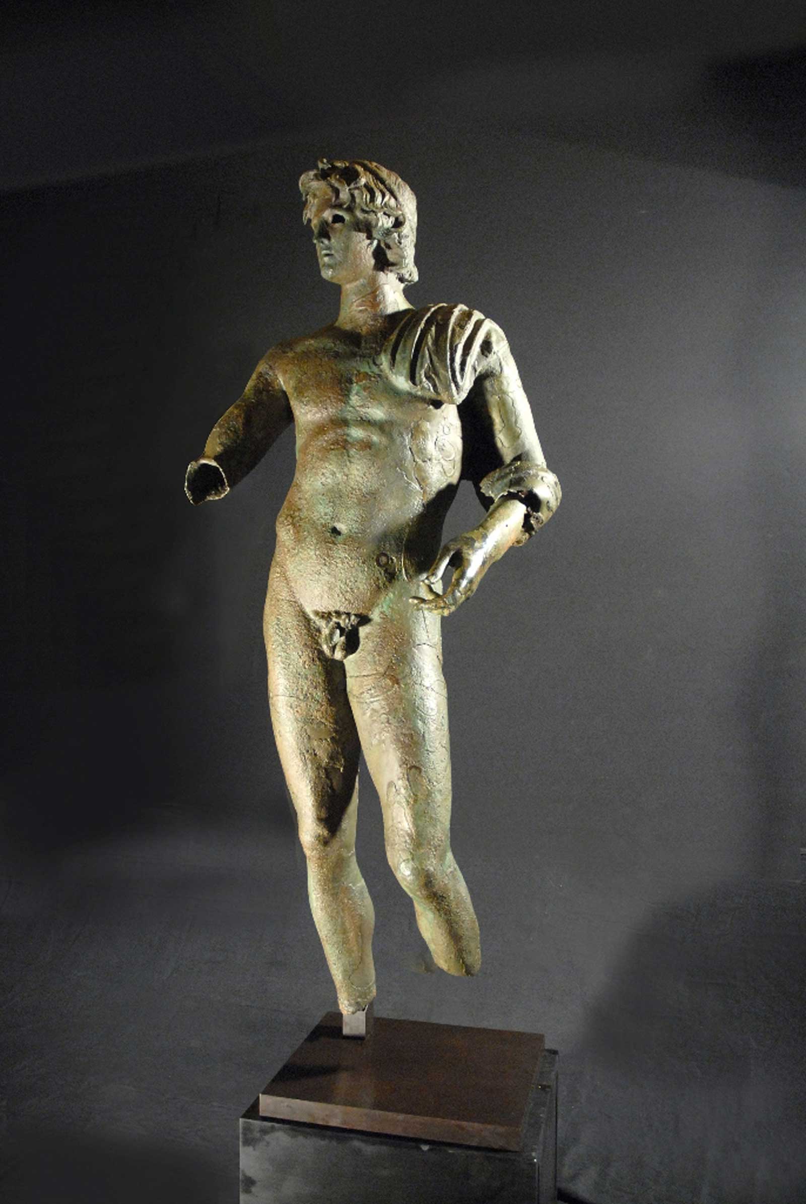 Ο έφηβος (ή Αλέξανδρος), Άγκντε. Άγαλμα, χάλκινο. Κοιλάδα του ποταμού Ερώ, Γαλλία. 4ος αιώνας π.Χ. (Μουσείο L’Ephèbe, Mas de la Clape)
