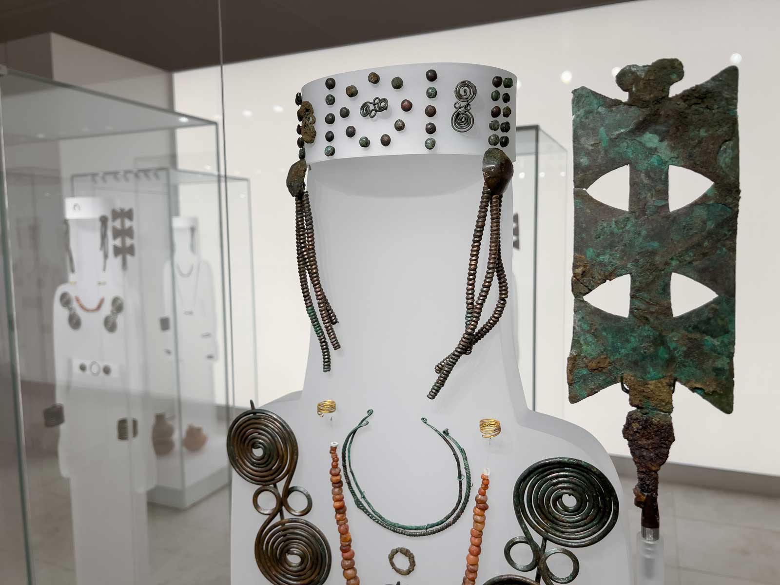 Αιγές, "Δέσποινα" της Εποχής του Σιδήρου, 1000-700 π.Χ. (© Υπουργείο Πολιτισμού / Εφορεία Αρχαιοτήτων Ημαθίας)
